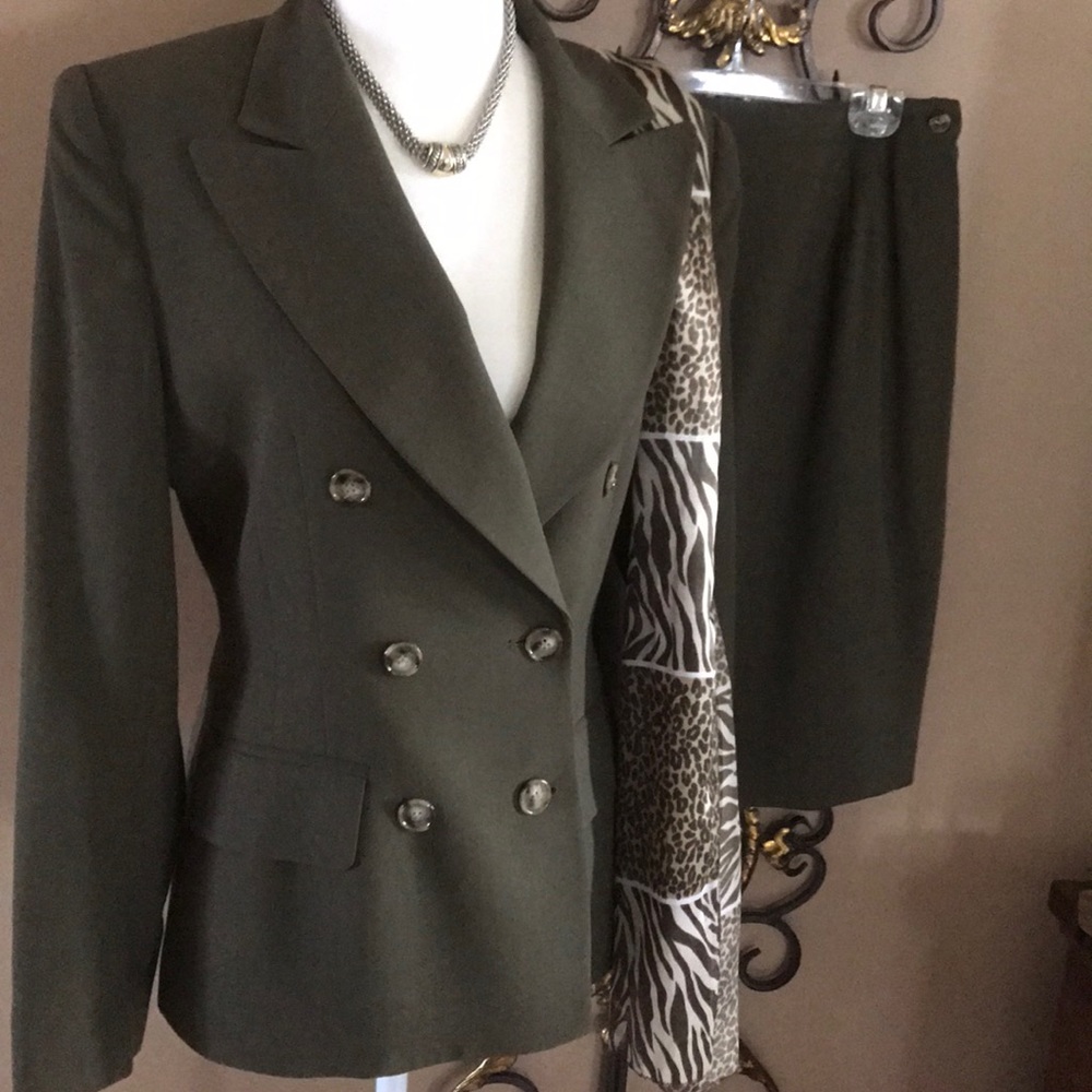 EUC JONES NEW YORK  2 pc Blazer/ skirt SZ 4 - Picture 3 of 3
